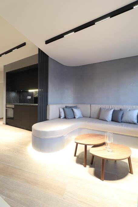 Skyline Suite&spa דירה *